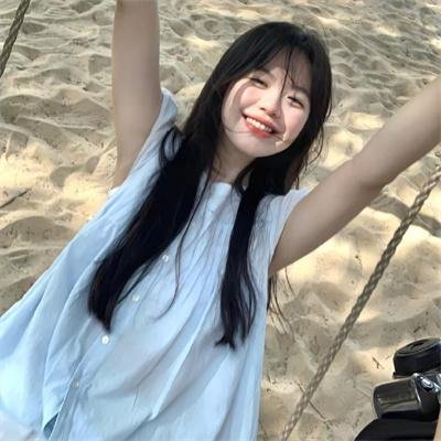 皎若云间月
